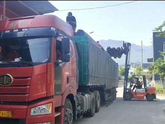 ການສະຫນອງ geotextile ສໍາລັບກະດານລະບາຍນ້ໍາໃນ Baoshan, Tengchong, Yunnan