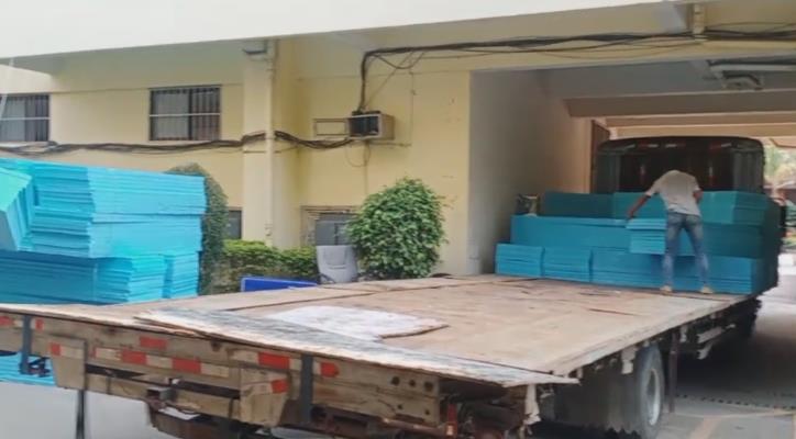 Extruded panels are put into production in Mannongfeng area of ​​Jinghong